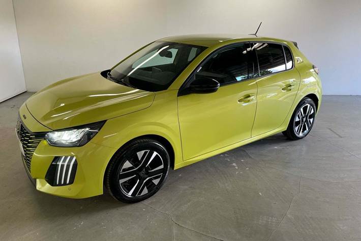 Grøn Peugeot e-208 fra 2024