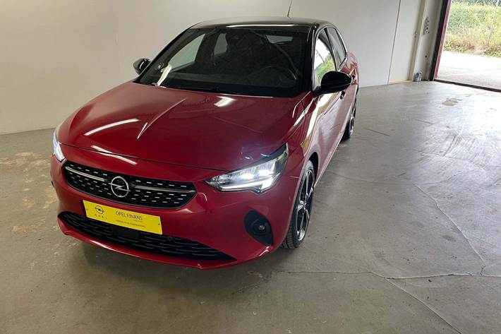 Rød Opel Corsa fra 2023