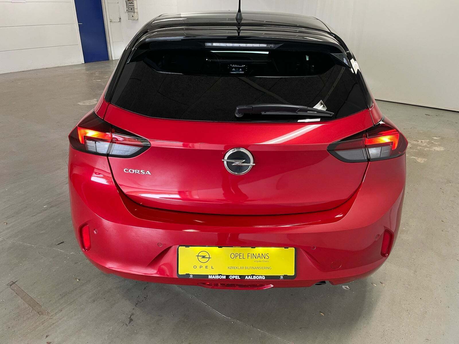 Rød Opel Corsa fra 2023