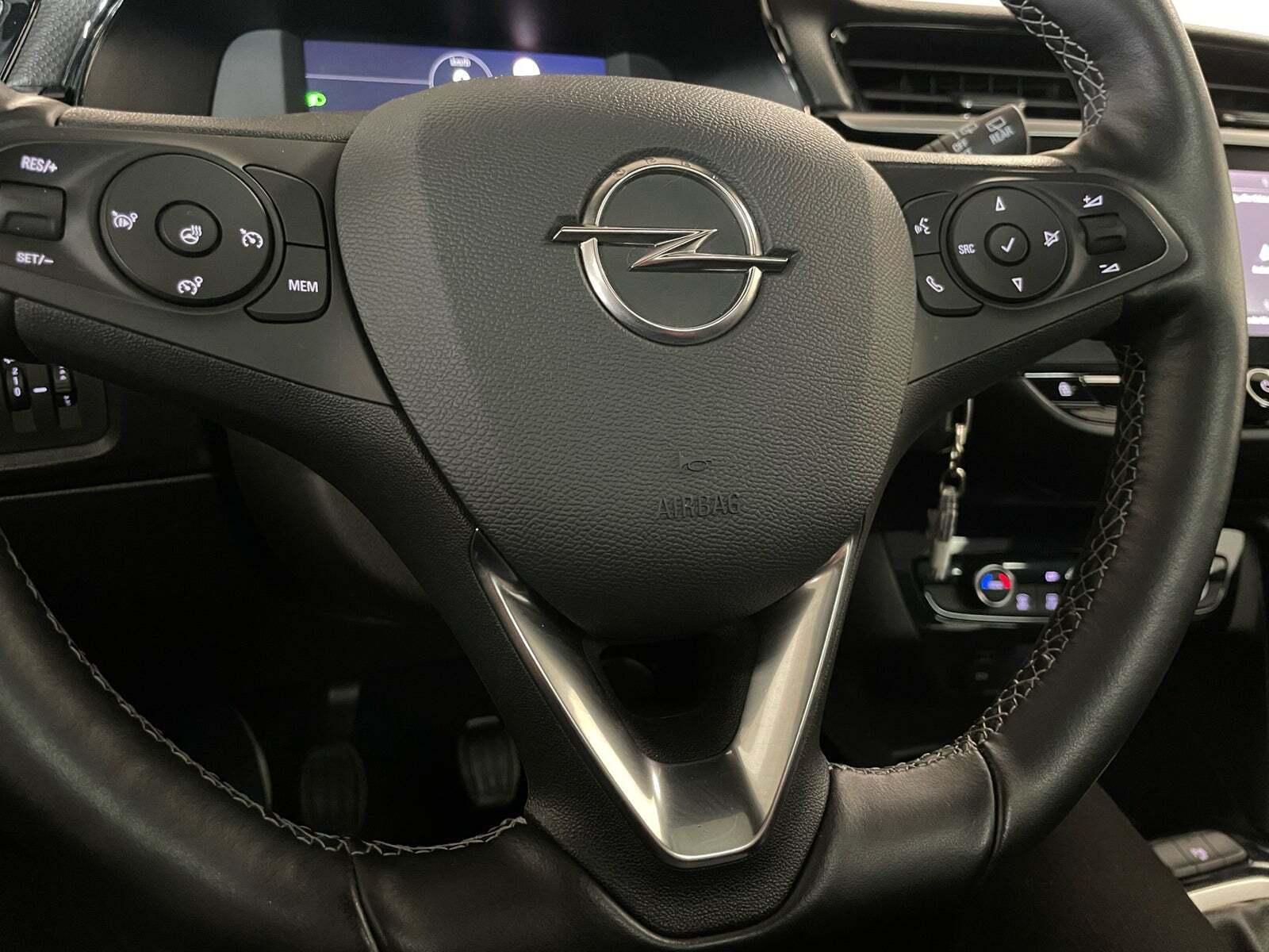 Rød Opel Corsa fra 2023