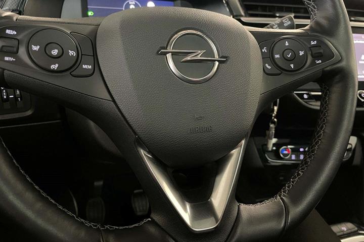 Rød Opel Corsa fra 2023