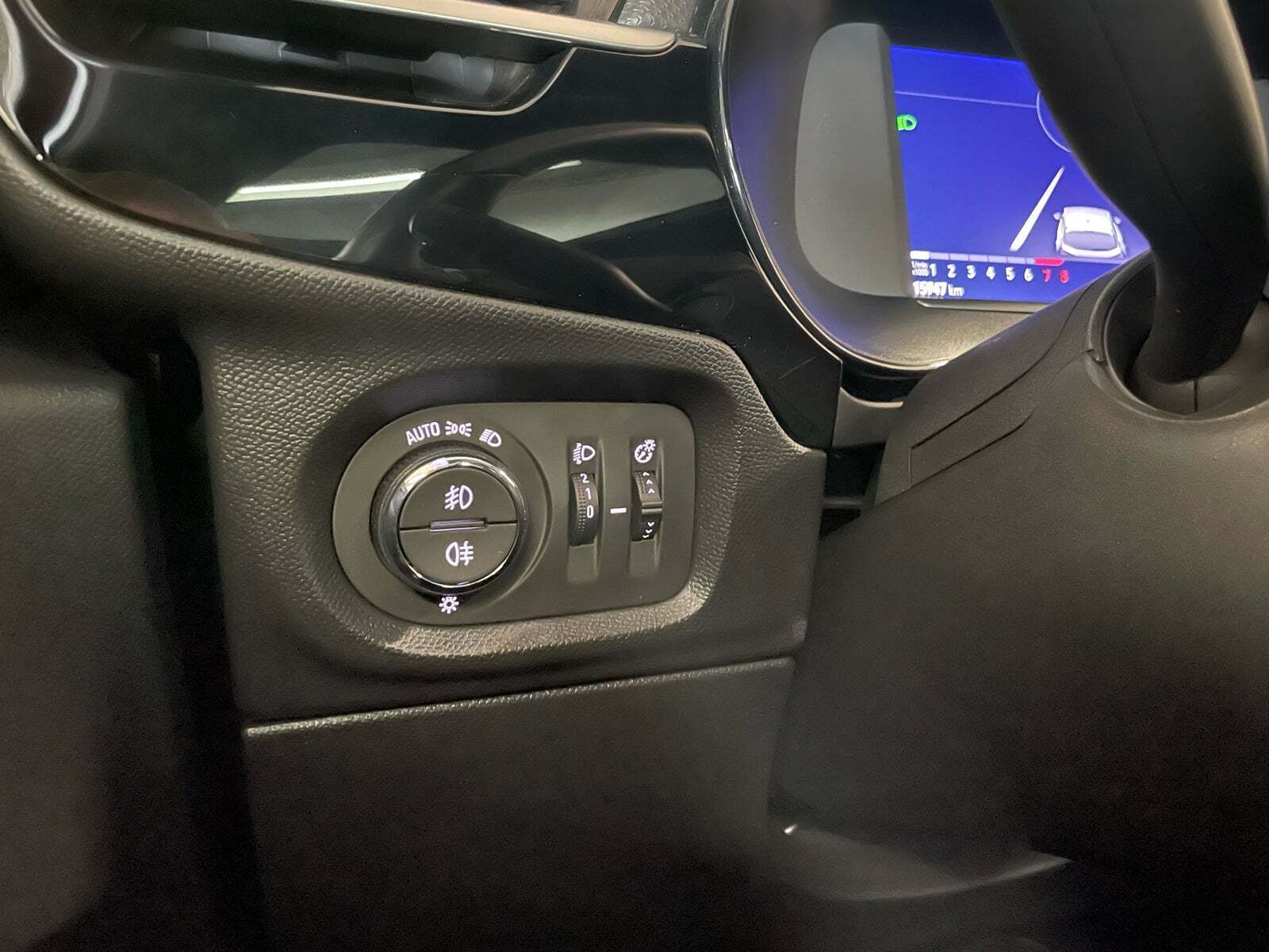 Rød Opel Corsa fra 2023