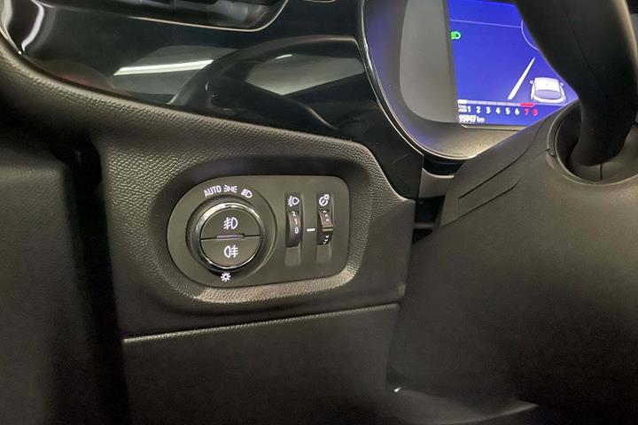 Rød Opel Corsa fra 2023