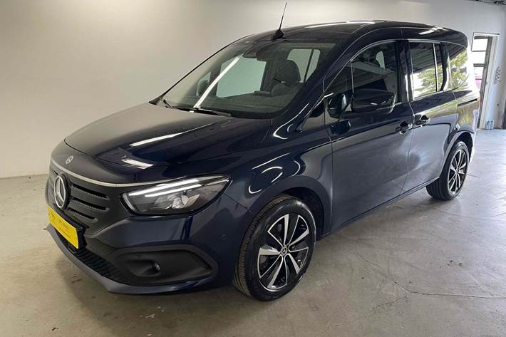 Blå Mercedes EQT200 fra 2024