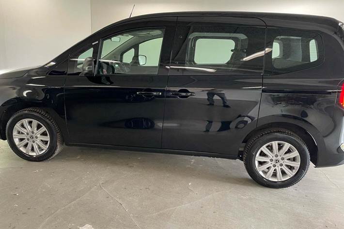 Sort Mercedes eCitan fra 2024