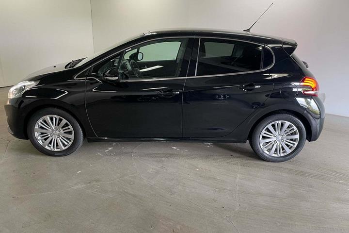 Sort Peugeot 208 fra 2019