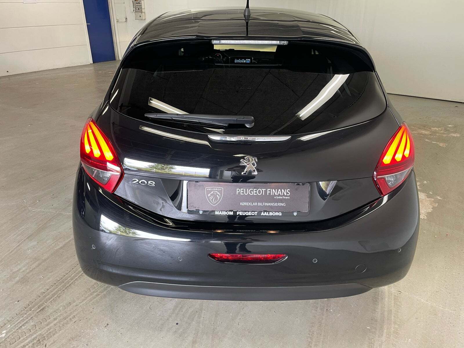 Sort Peugeot 208 fra 2019