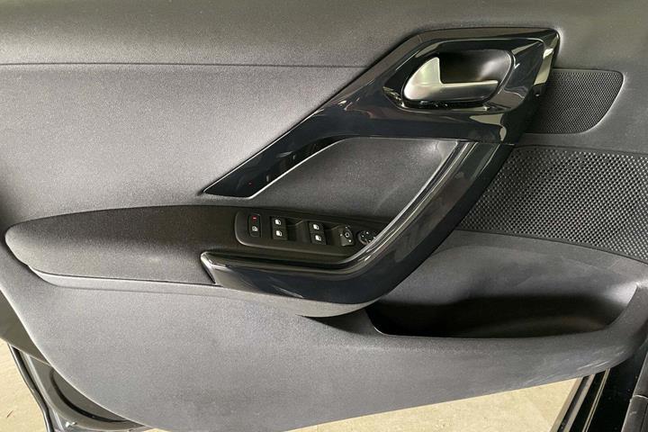 Sort Peugeot 208 fra 2019