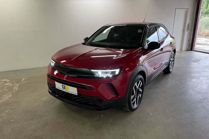 Rød Opel Mokka-e fra 2023