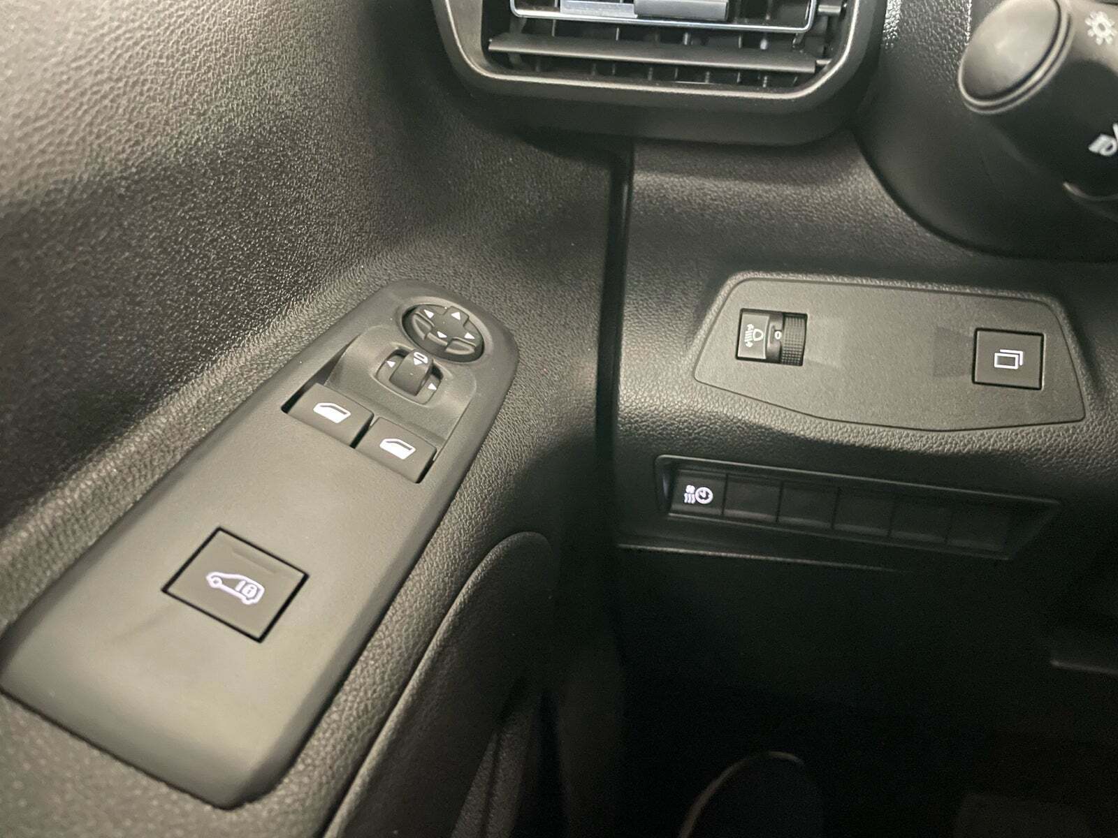 Hvid Toyota ProAce City fra 2025