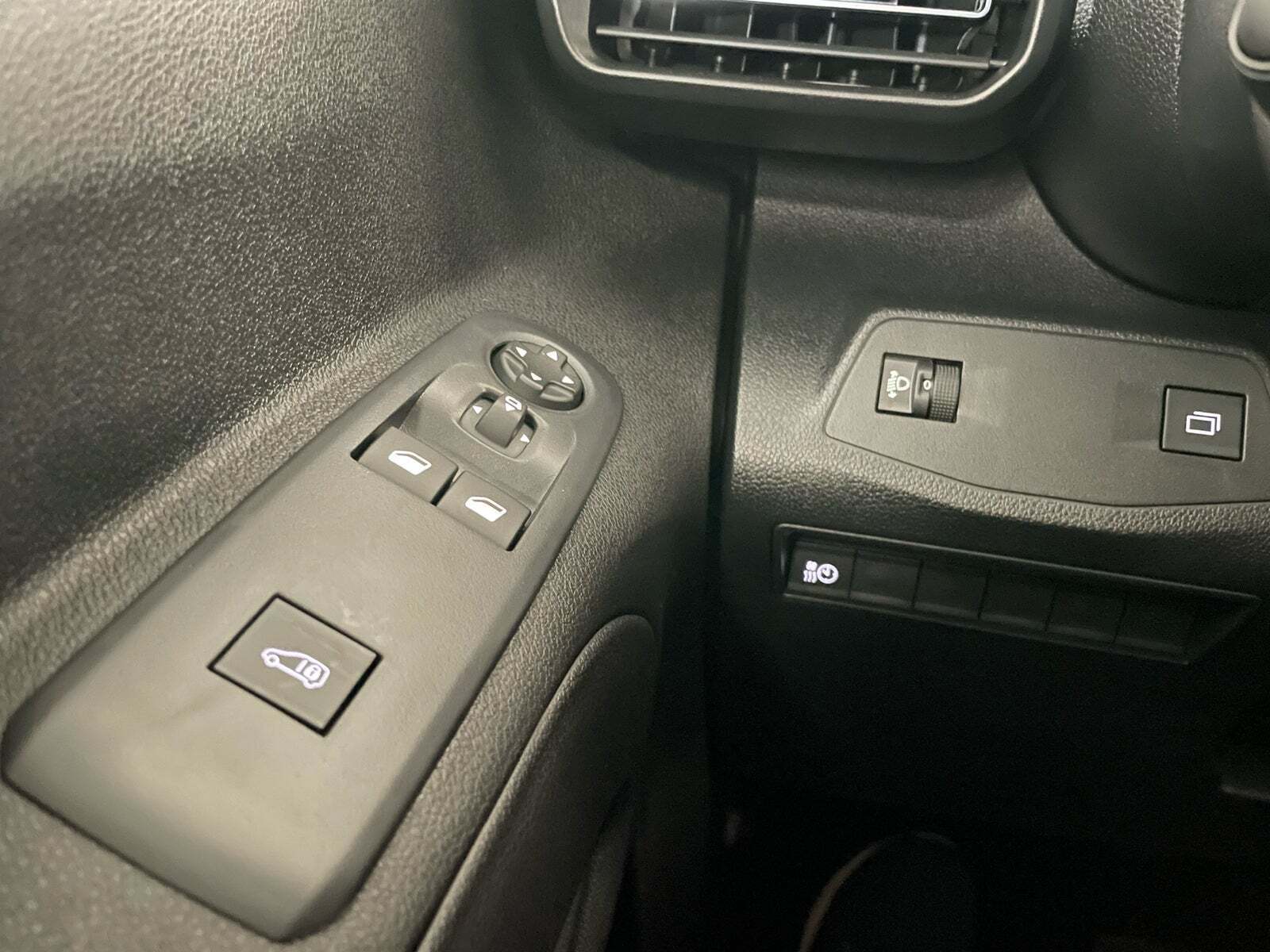 Hvid Toyota ProAce City fra 2025