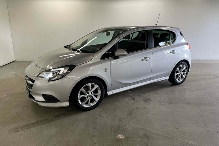 Sølv Opel Corsa fra 2019