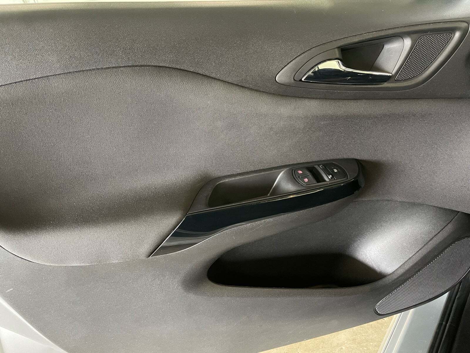 Sølv Opel Corsa fra 2019