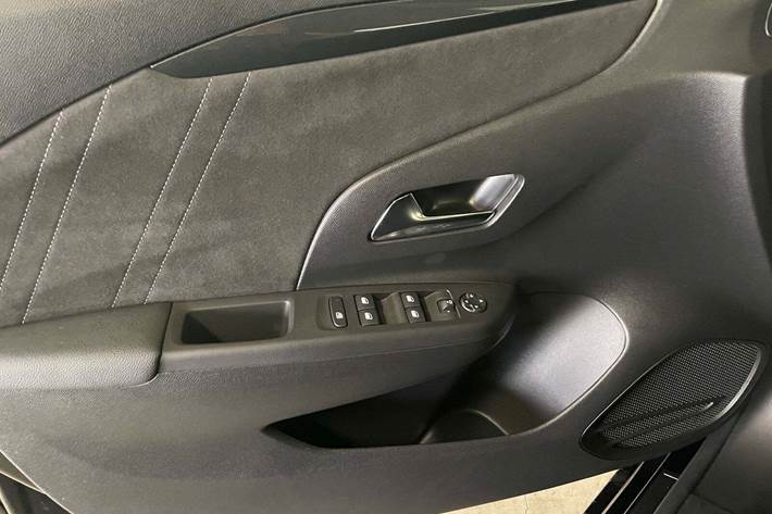 Sort Opel Corsa-e fra 2024