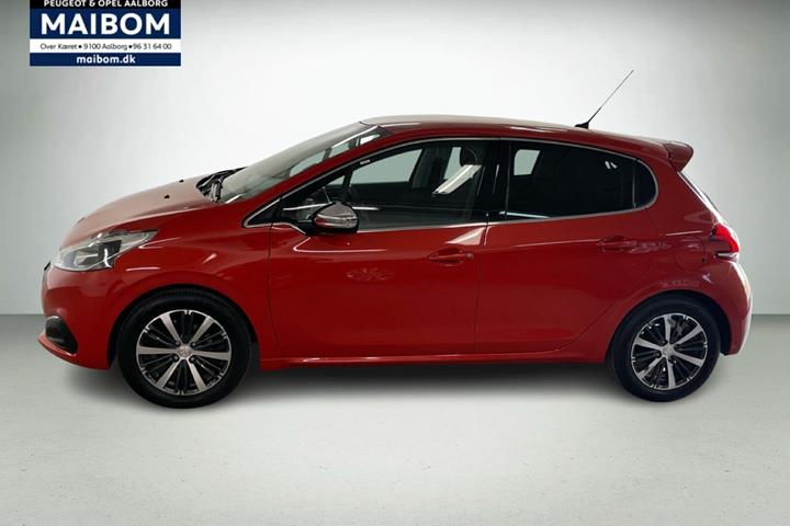 Orange Peugeot 208 fra 2018 set udefra