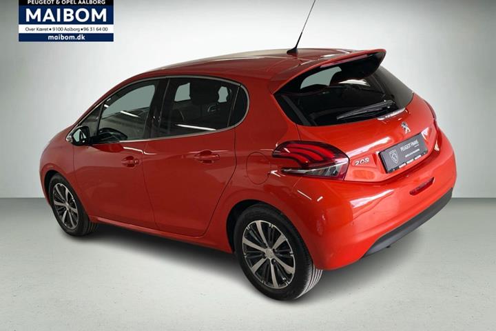 Orange Peugeot 208 fra 2018 set udefra