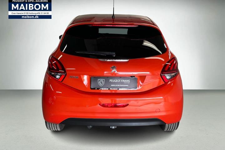 Orange Peugeot 208 fra 2018 set udefra