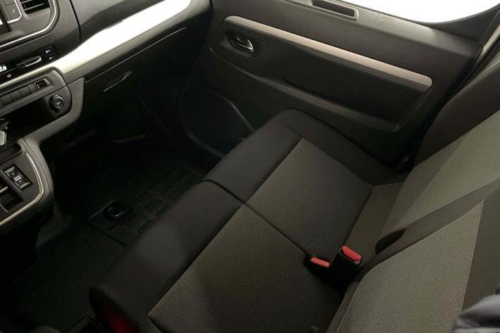 Hvid Opel Vivaro-e fra 2023