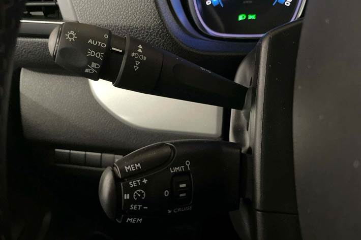 Hvid Opel Vivaro-e fra 2023