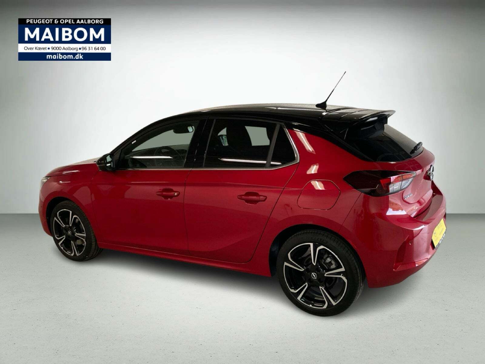Rød Opel Corsa fra 2023