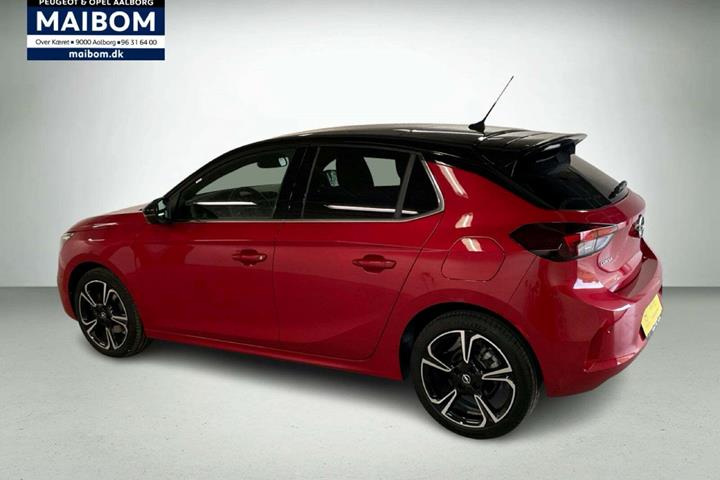 Rød Opel Corsa fra 2023