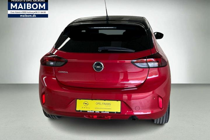 Rød Opel Corsa fra 2023