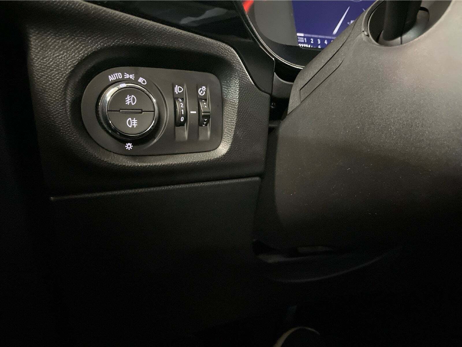 Rød Opel Corsa fra 2023