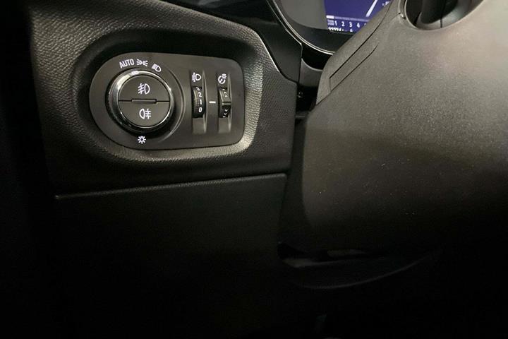 Rød Opel Corsa fra 2023