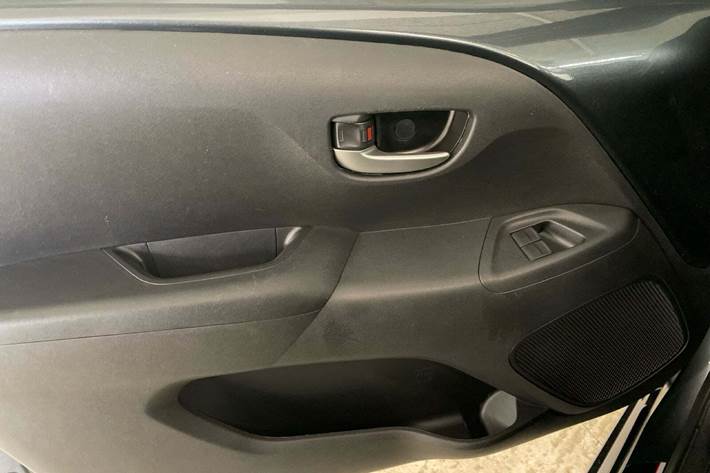 Sort Toyota Aygo fra 2020