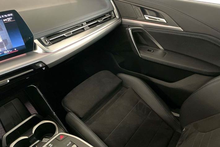 Hvid BMW iX1 fra 2023