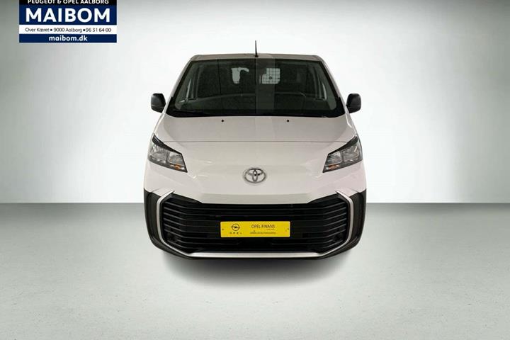 Hvid Toyota ProAce fra 2025