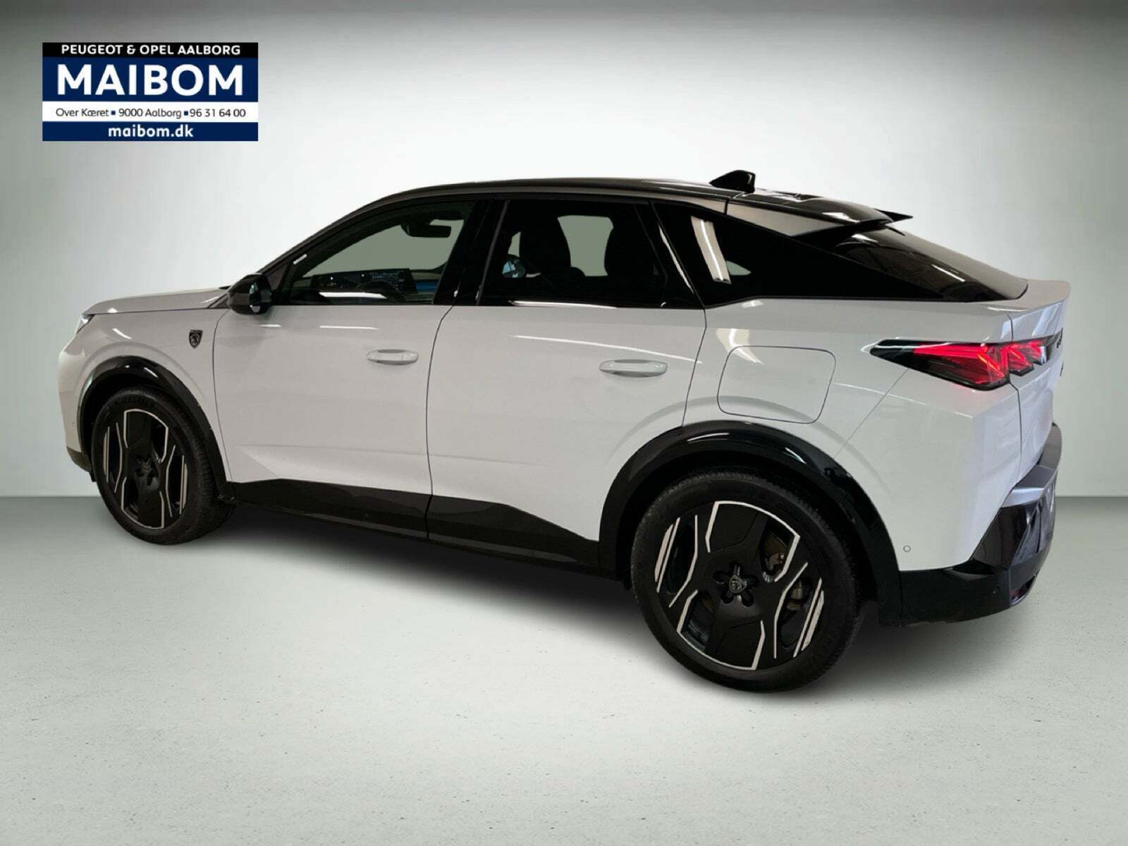 Hvid Peugeot e-3008 fra 2024