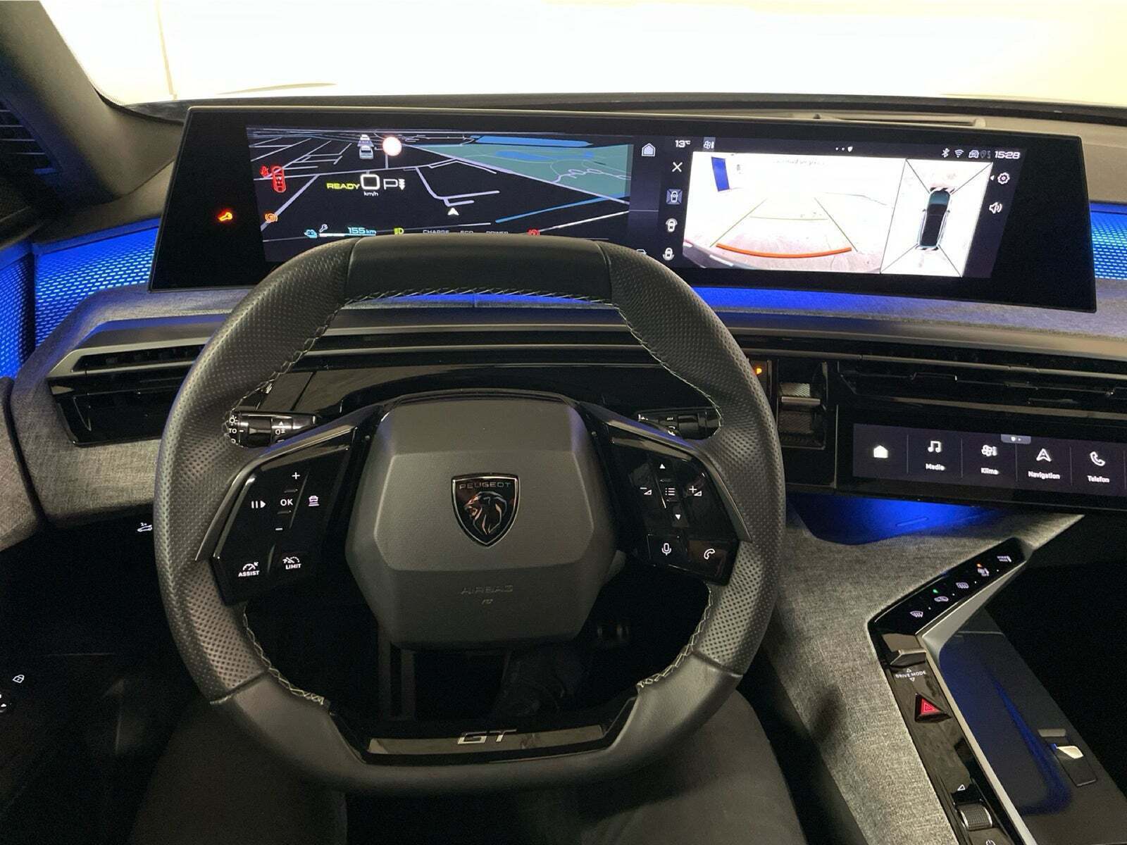 Grå Peugeot e-3008 fra 2024