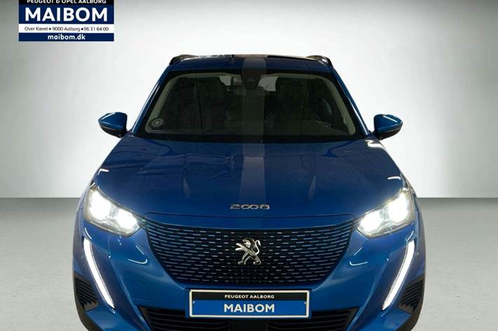 Blå Peugeot e-2008 fra 2021