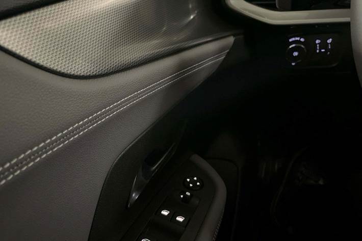 Sort Opel Mokka-e fra 2023