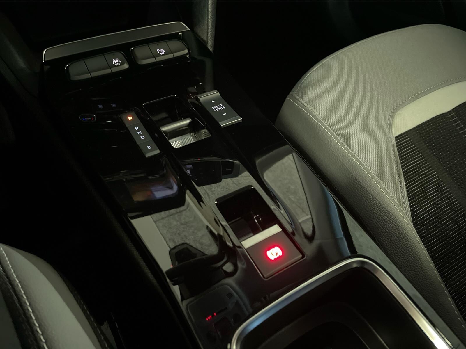 Grøn Opel Mokka-e fra 2023