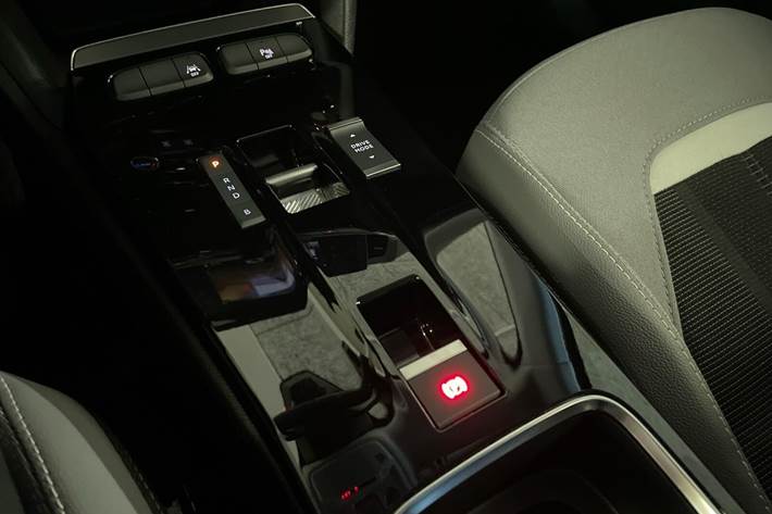 Grøn Opel Mokka-e fra 2023