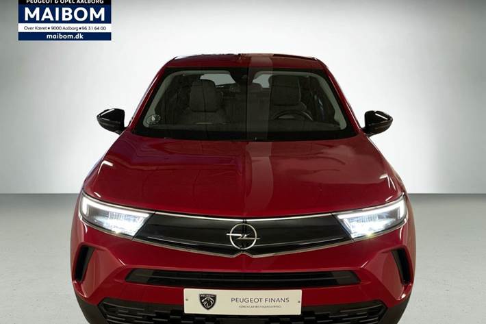 Rød Opel Mokka-e fra 2023