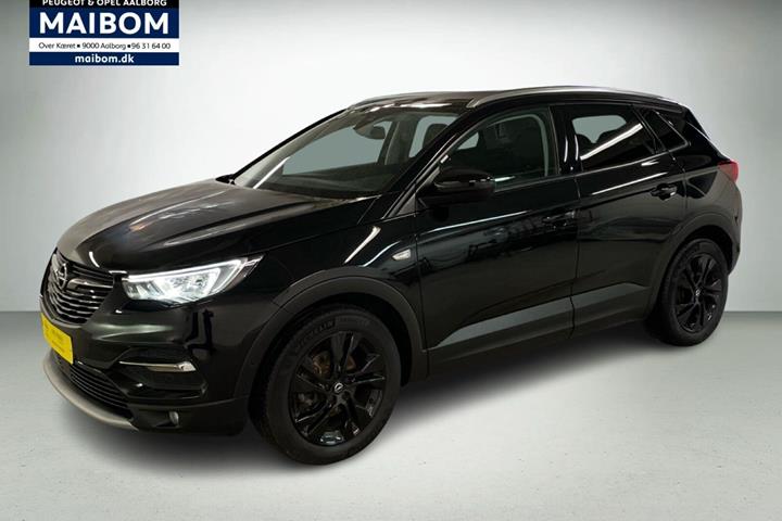 Sort Opel Grandland X fra 2020 set udefra