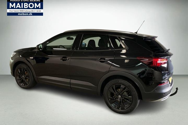 Sort Opel Grandland X fra 2020
