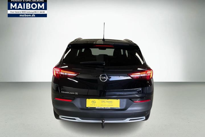 Sort Opel Grandland X fra 2020