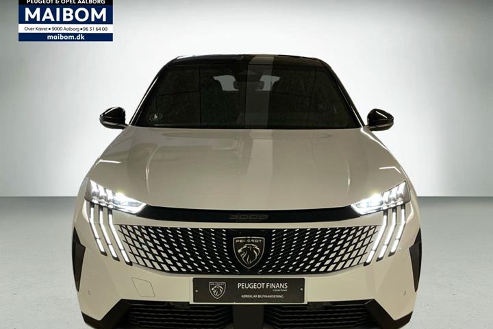 Hvid Peugeot e-3008 fra 2024