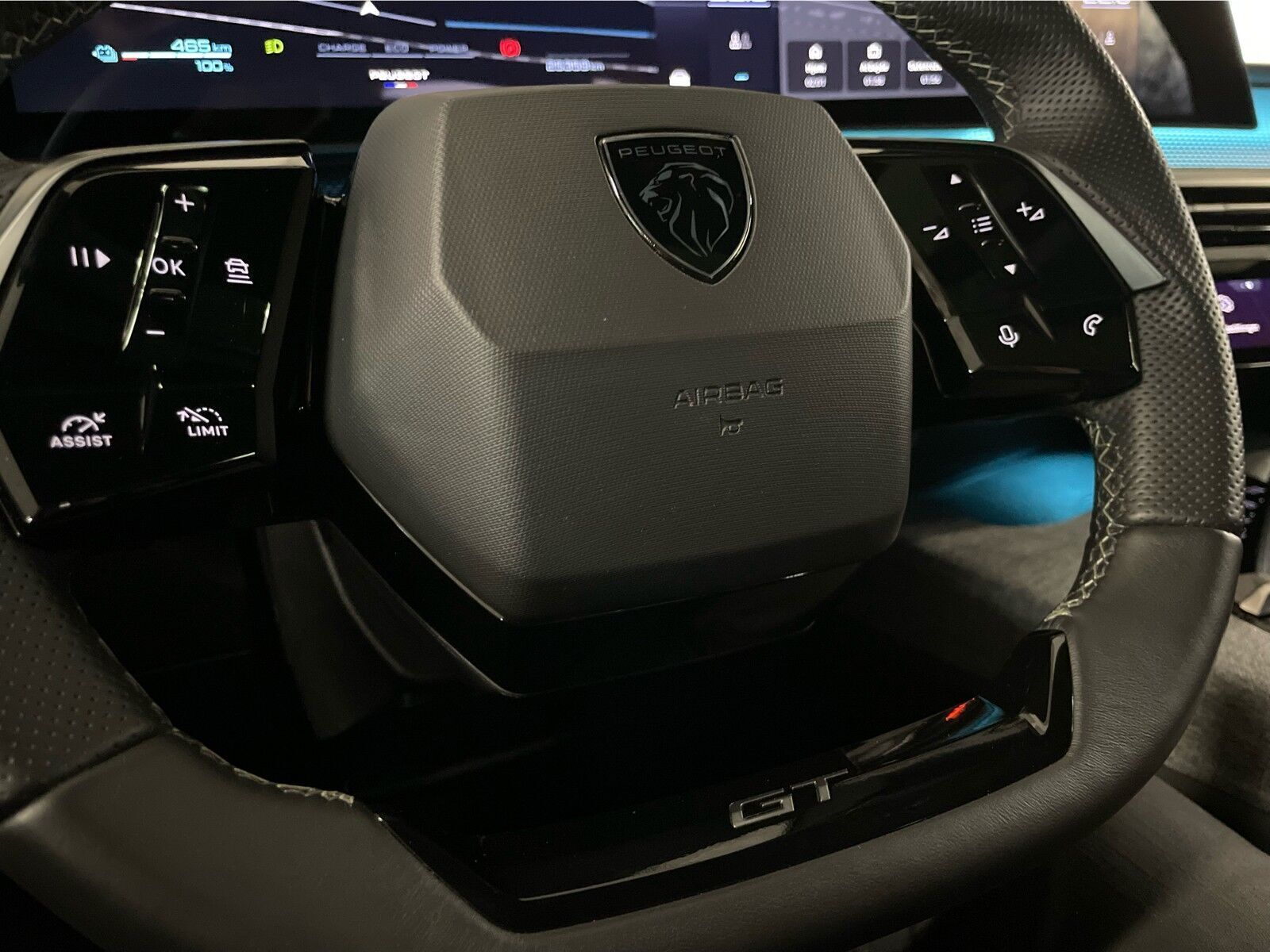 Hvid Peugeot e-3008 fra 2024