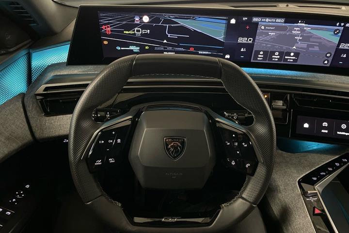 Hvid Peugeot e-3008 fra 2024