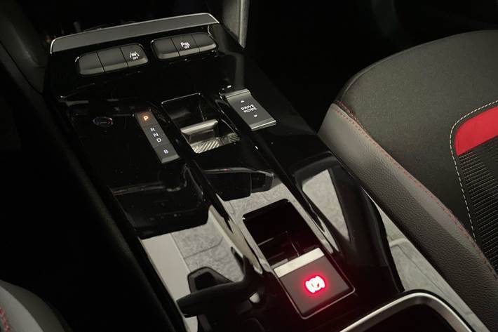 Grøn Opel Mokka-e fra 2023