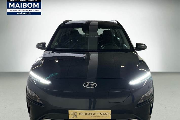 Grå Hyundai Kona fra 2023