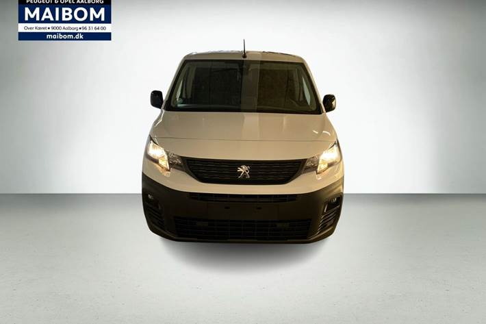Hvid Peugeot Partner fra 2021