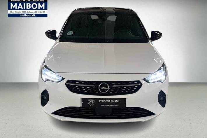 Hvid Opel Corsa fra 2023