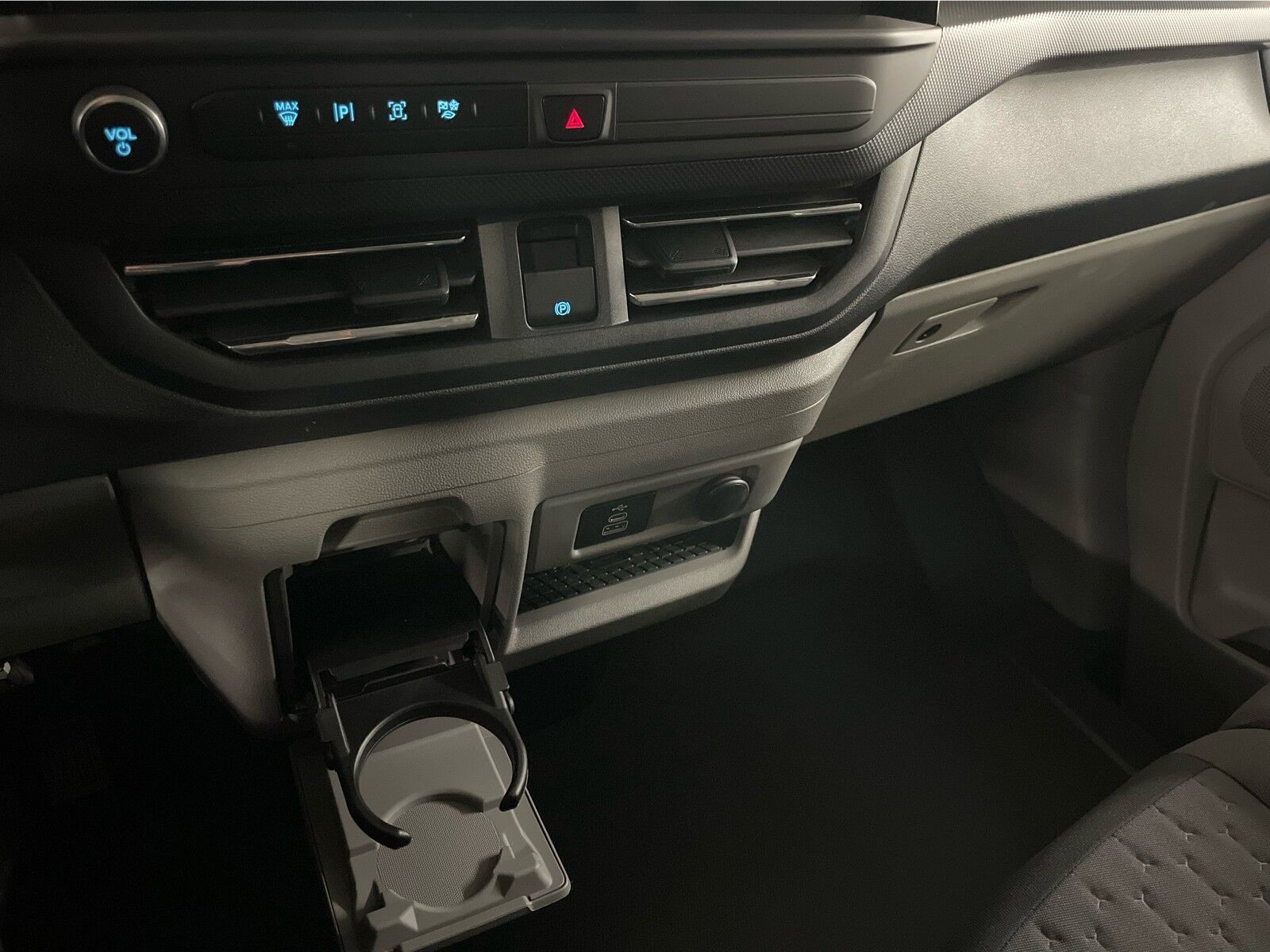 Grå Ford E-Transit Custom 320 L1 fra 2025