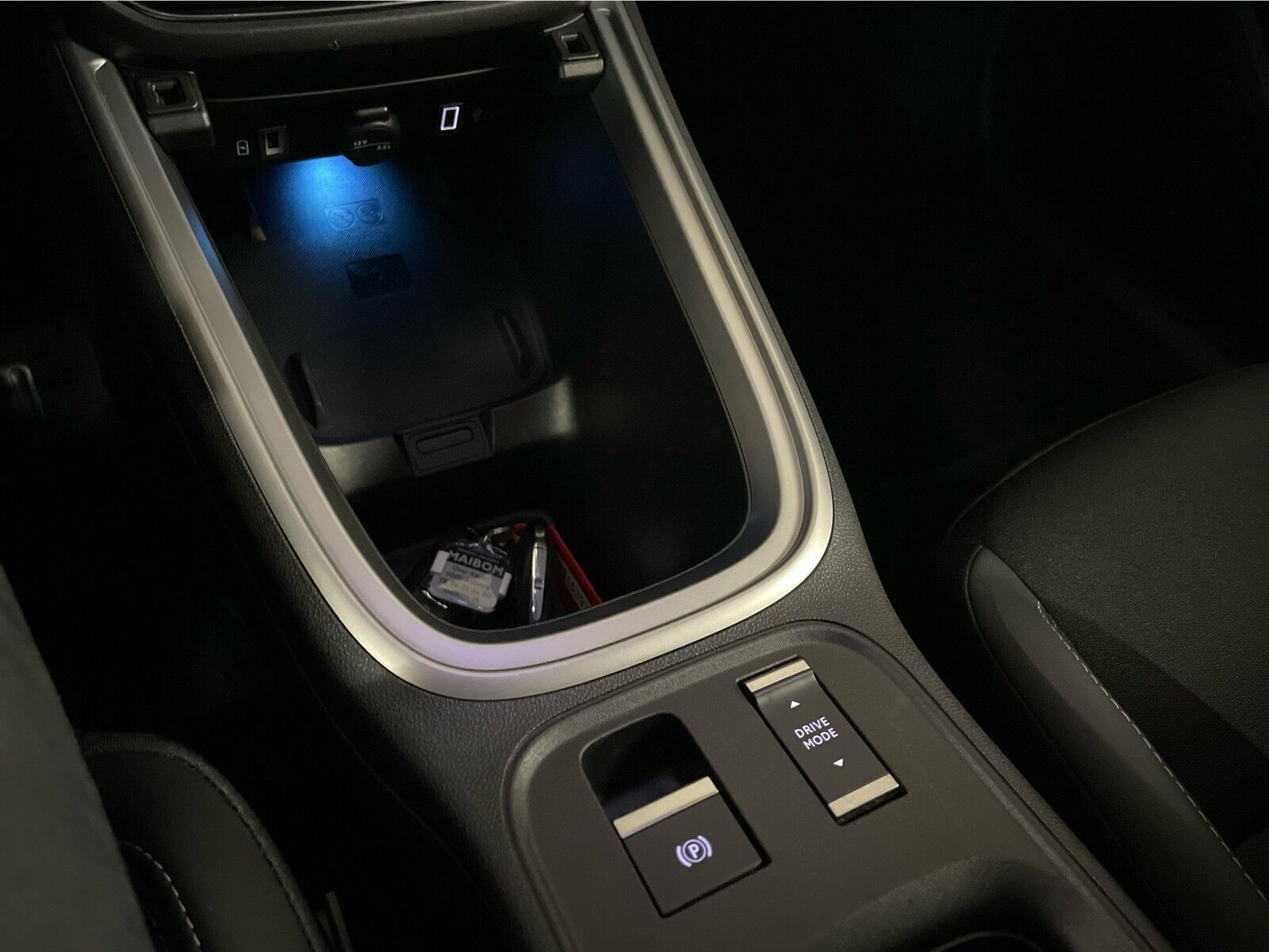 Grå Jeep Avenger fra 2025